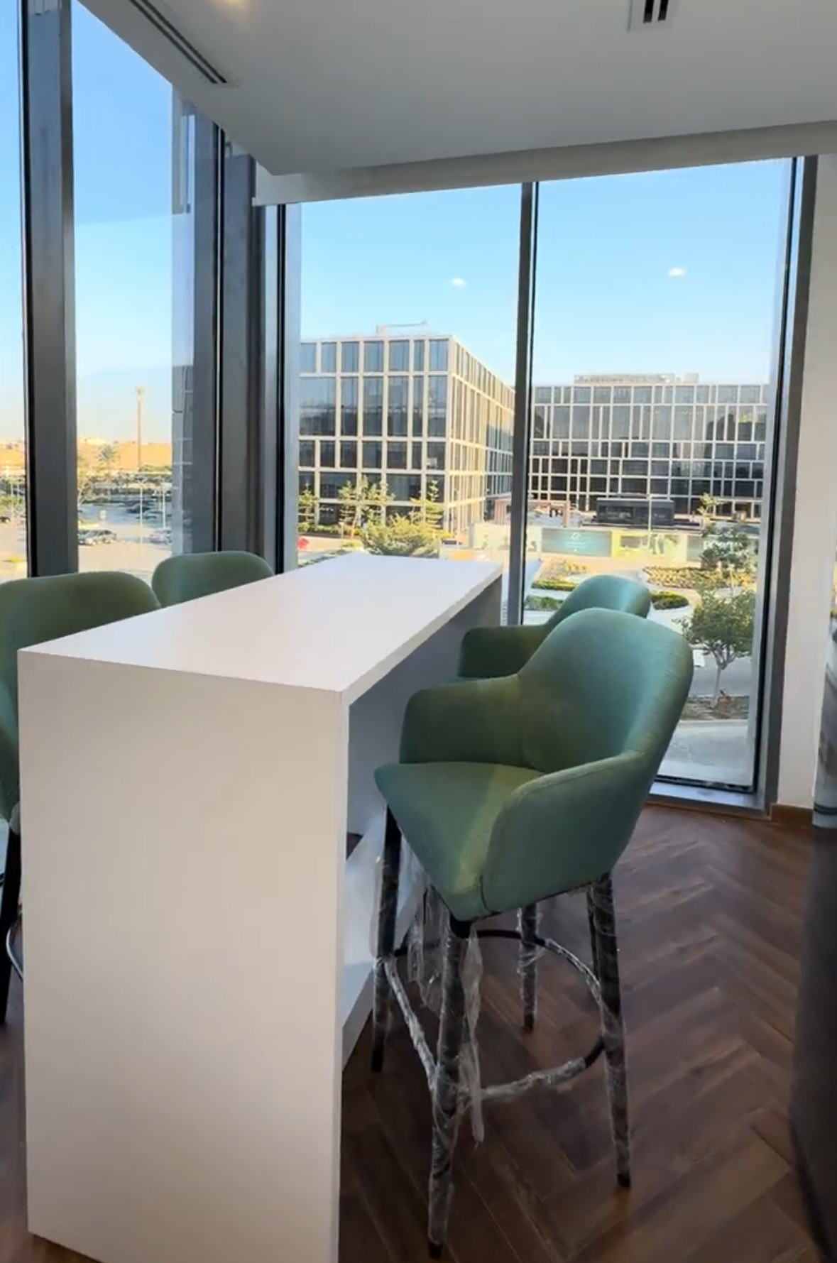 Office desk - Wooden table