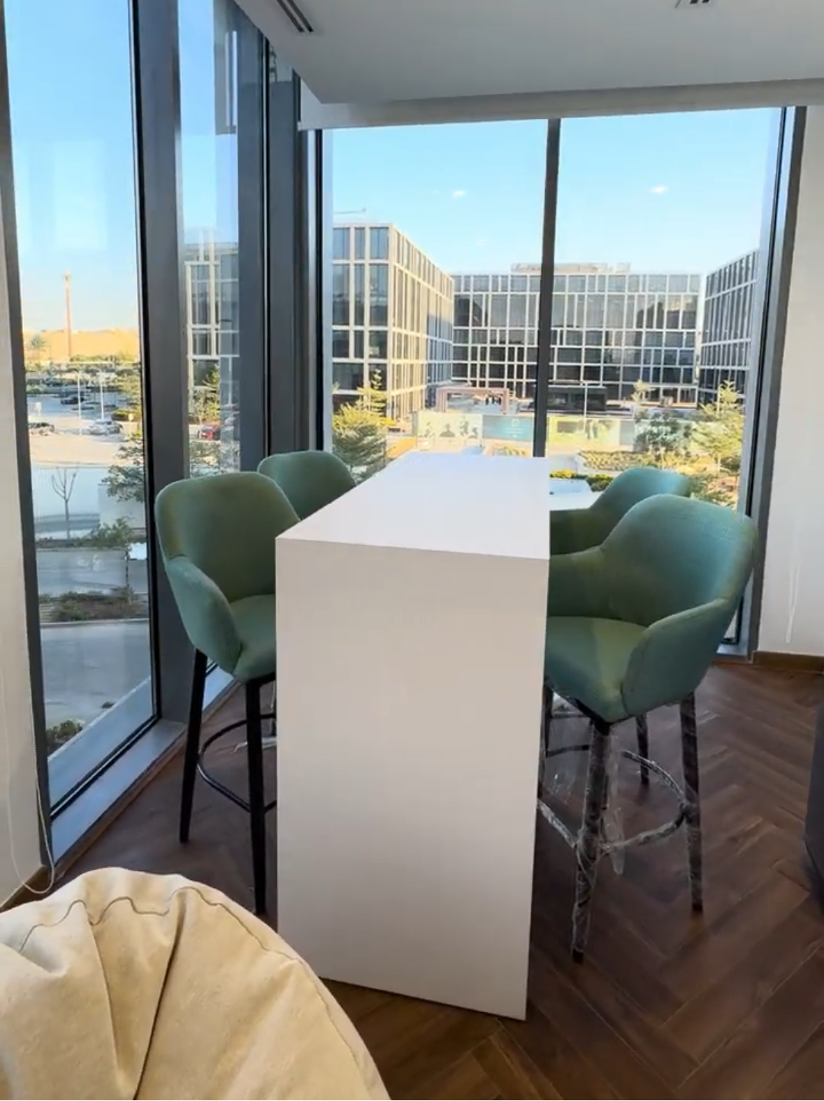 Office desk - Wooden table