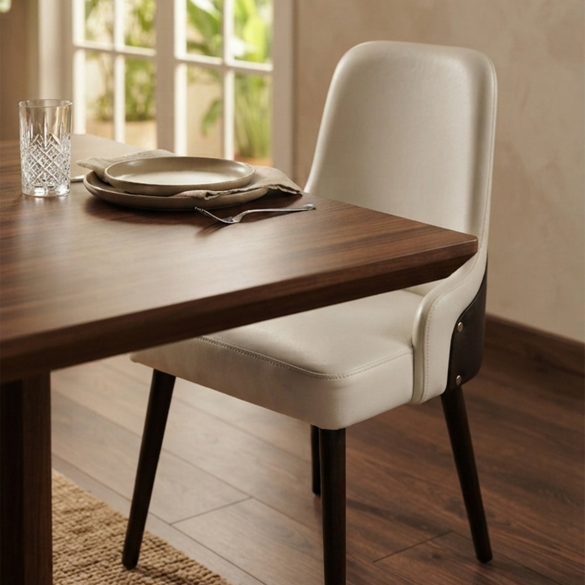 Dining armchair - D: 55 cm / W: 52 cm / H: 85 cm