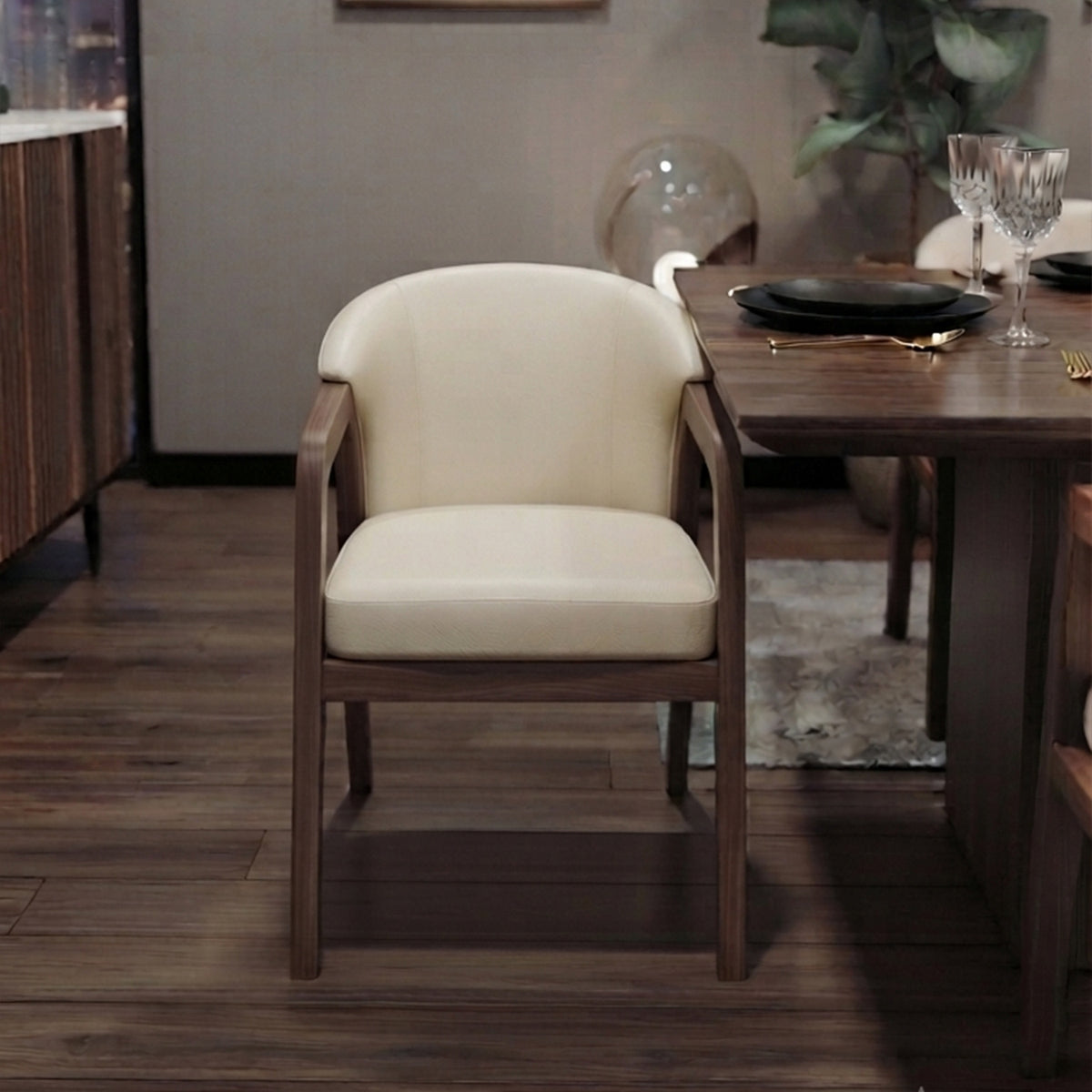 Dining chair - L: 60cm/ W: 58cm/ H: 80 cm